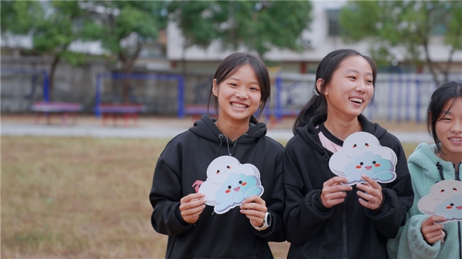 橙香馥郁彩云追 ——“微笑云朵”甜润赣南“小橙子”的未来