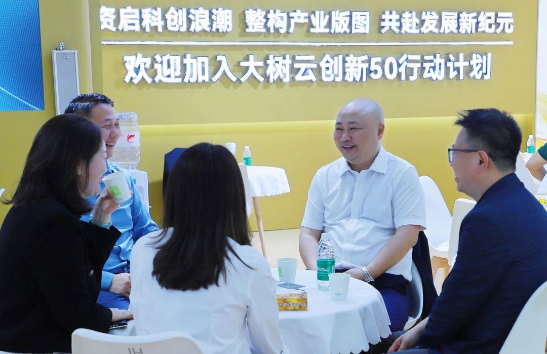 大树云控股集团亮相全球最大纸卫品展，资本推动中国纸卫品产业升级